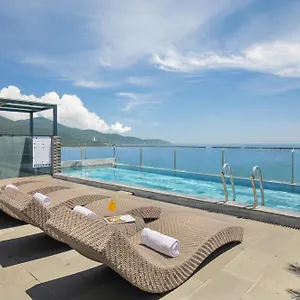 Hotel Mangata Beachfront - Rooftop Bar Sea View Da Nang